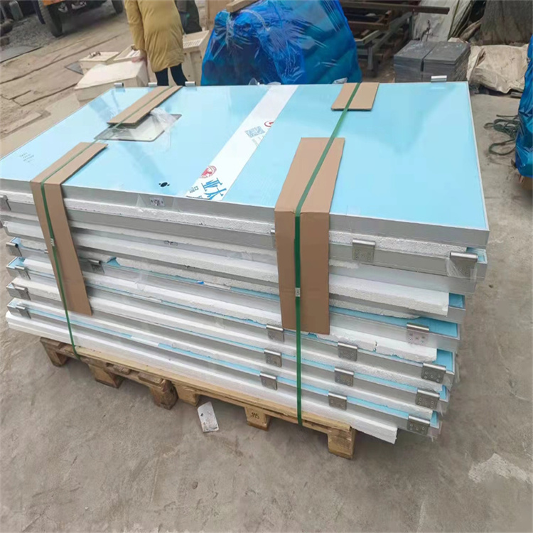 上海工业防护先锋：定制化铅门解决方案全解析